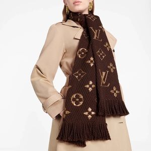 Louis Vuitton Logomania shine scarf